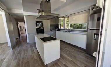 VENDE CASA EN BARRIO PRIVADO LA COMARCA, 3 DORMITORIOS