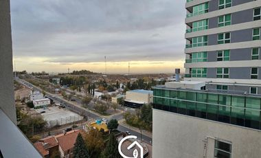 Venta departamento nivel gerencial 2 dormitorios con cochera central tower Neuquen Capital