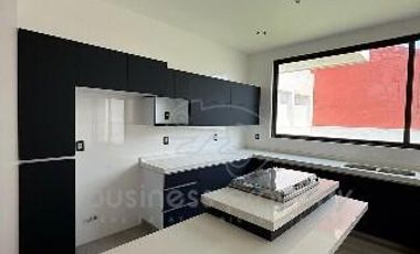Hermosa casa en la Sexta sección de Lomas Verdes