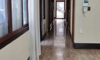 Espectacular Arriendo de Casa-Oficina (6 hab y 4 baños)