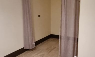 Espectacular Arriendo de Casa-Oficina (6 hab y 4 baños)