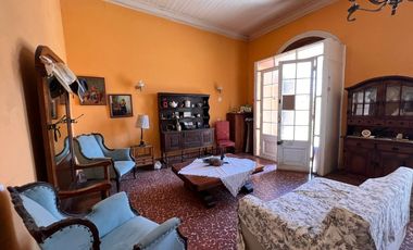 VENTA CASA ESQUINA CON LOCAL COMERCIAL EN CALLE CENTENARIO