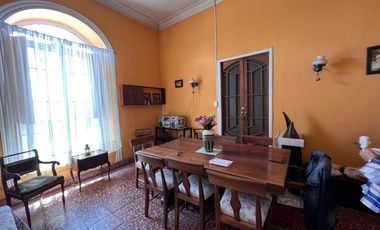 VENTA CASA ESQUINA CON LOCAL COMERCIAL EN CALLE CENTENARIO