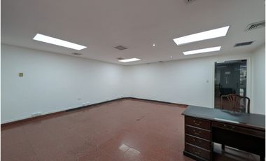 Alquiler de Oficina en PH BAC SEMIAMOBLADA