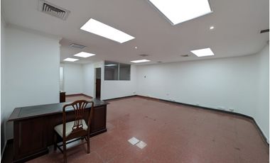 Alquiler de Oficina en PH BAC SEMIAMOBLADA