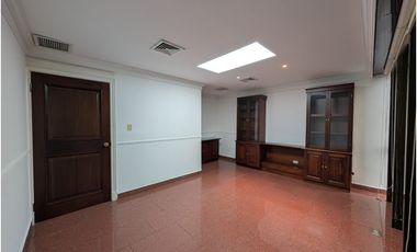 Alquiler de Oficina en PH BAC SEMIAMOBLADA