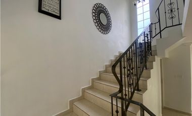 VILLA LUCRE / VILLA DE LAS AZORES / 281M / 4 HABITACION / ESQUINA