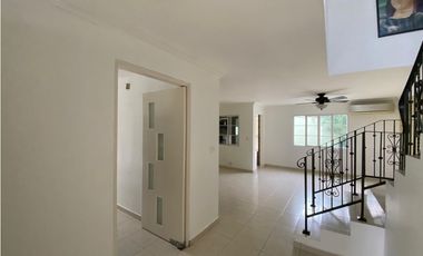 VILLA LUCRE / VILLA DE LAS AZORES / 281M / 4 HABITACION / ESQUINA