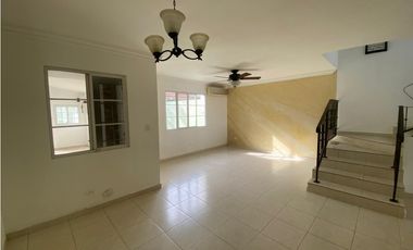VILLA LUCRE / VILLA DE LAS AZORES / 281M / 4 HABITACION / ESQUINA