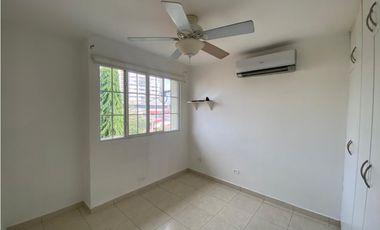 VILLA LUCRE / VILLA DE LAS AZORES / 281M / 4 HABITACION / ESQUINA
