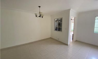 VILLA LUCRE / VILLA DE LAS AZORES / 281M / 4 HABITACION / ESQUINA