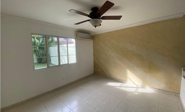 VILLA LUCRE / VILLA DE LAS AZORES / 281M / 4 HABITACION / ESQUINA