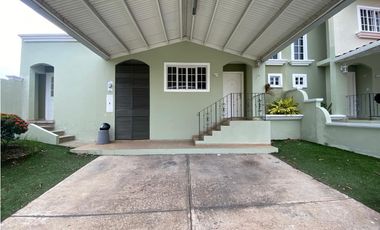 VILLA LUCRE / VILLA DE LAS AZORES / 281M / 4 HABITACION / ESQUINA