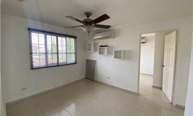VILLA LUCRE / VILLA DE LAS AZORES / 281M / 4 HABITACION / ESQUINA