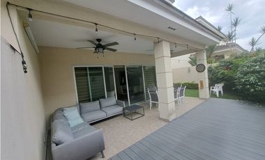 CASA EN VENTA ALTOS DEL PARQUE  267M2