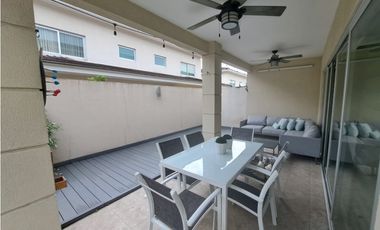 CASA EN VENTA ALTOS DEL PARQUE  267M2