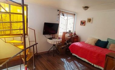 VENDO CASA STGO 2D+1B -Antu