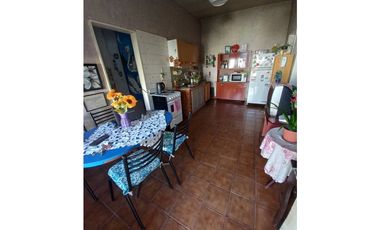 CASA Y DEPTO. CALLE MADRID Y HABANA