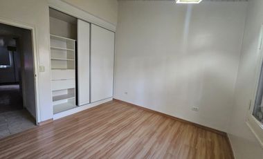 Casa en alquiler de 3 dormitorios c/ cochera en Godoy Cruz