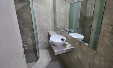 Casa en alquiler de 3 dormitorios c/ cochera en Godoy Cruz