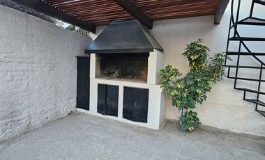 Casa en alquiler de 3 dormitorios c/ cochera en Godoy Cruz