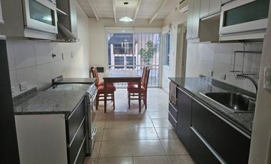 Casa en alquiler de 3 dormitorios c/ cochera en Godoy Cruz