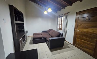 Casa en alquiler de 3 dormitorios c/ cochera en Godoy Cruz