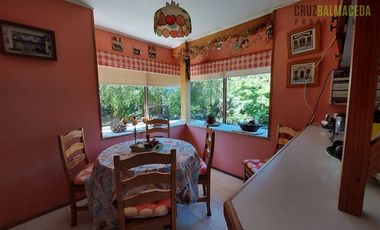 Casa en Arriendo en Amplia casa con Quincho, Bodega y Cancha de Tenis - Lomas de Reloncaví