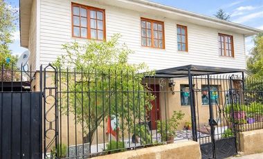 Casa en Venta en LOS COIGUES 4000