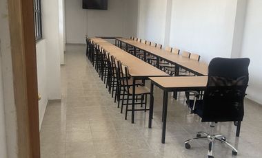 Edificio de oficinas, de diferentes tamaños.