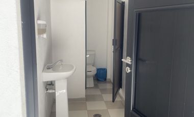 Edificio de oficinas, de diferentes tamaños.