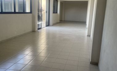 Edificio de oficinas, de diferentes tamaños.