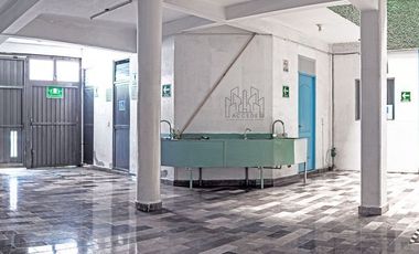 Edificio multi funcional en zona comercial