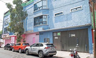 Edificio multi funcional en zona comercial