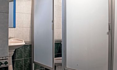 Edificio multi funcional en zona comercial