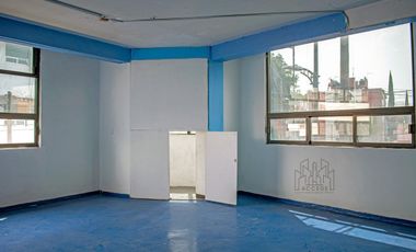 Edificio multi funcional en zona comercial