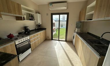 ALQUILER| DUPLEX AMOBLADO de 3 dorm, en DOCTA