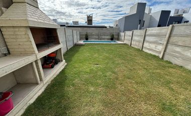 ALQUILER| DUPLEX AMOBLADO de 3 dorm, en DOCTA