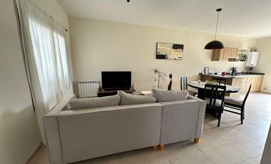 ALQUILER| DUPLEX AMOBLADO de 3 dorm, en DOCTA