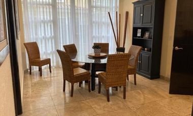 Casa Venta en Metepec en Residencial con vigilancia y control de acceso a 5 min de Galerías Metepec con alberca, gym y padel.