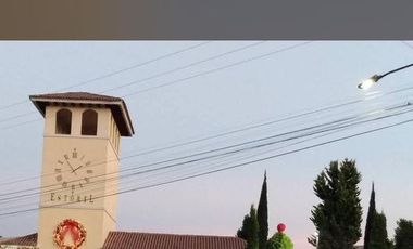 Casa Venta en Metepec en Residencial con vigilancia y control de acceso a 5 min de Galerías Metepec con alberca, gym y padel.