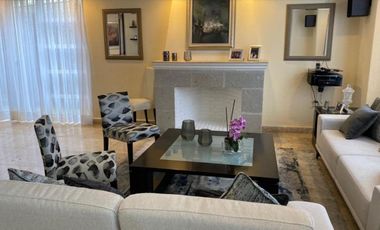 Casa Venta en Metepec en Residencial con vigilancia y control de acceso a 5 min de Galerías Metepec con alberca, gym y padel.