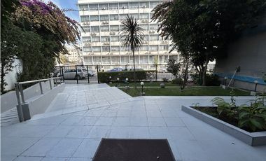 EN VENTA dpto calle Holanda Providencia a 1 cuadra de mall costanera