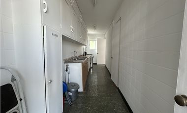 EN VENTA dpto calle Holanda Providencia a 1 cuadra de mall costanera
