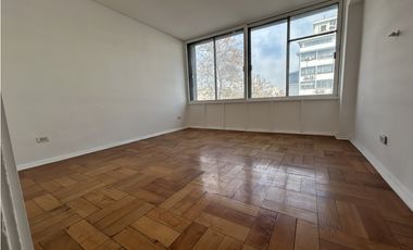 EN VENTA dpto calle Holanda Providencia a 1 cuadra de mall costanera
