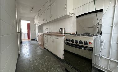EN VENTA dpto calle Holanda Providencia a 1 cuadra de mall costanera