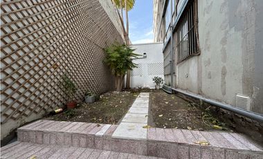 EN VENTA dpto calle Holanda Providencia a 1 cuadra de mall costanera