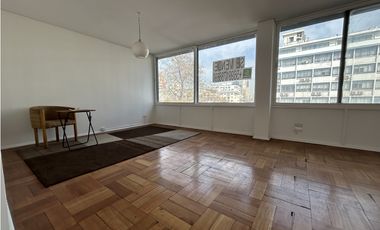 EN VENTA dpto calle Holanda Providencia a 1 cuadra de mall costanera