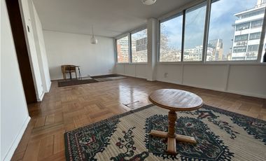EN VENTA dpto calle Holanda Providencia a 1 cuadra de mall costanera