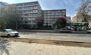 EN VENTA dpto calle Holanda Providencia a 1 cuadra de mall costanera